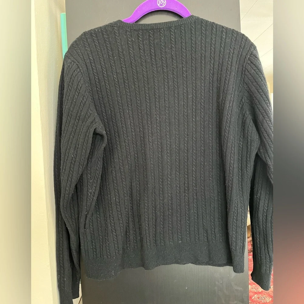 V-neck Cable Knit Sweater - Picture 4 of 9